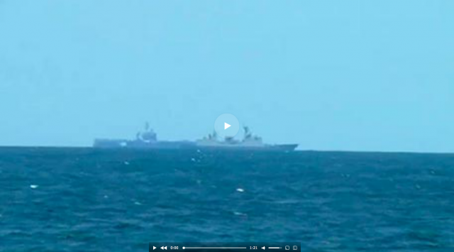 블라디보스토크로 향하던 태평양함대 미 해군 함대 직면 (사진)